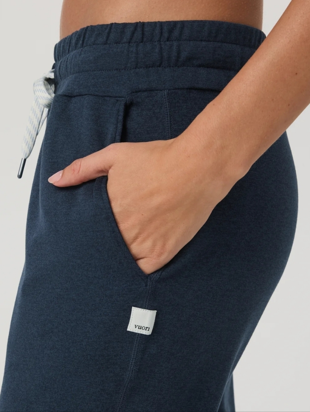 Vuori Large Women's Performance Joggers in Midnight Heather Blue - Picture 3 of 11